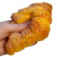 CARAMEL CROISSANT SQUISHY