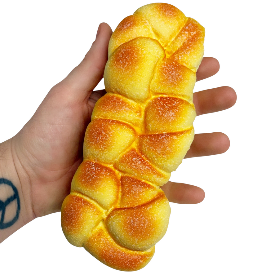 TWISTY BREAD LOAF SQUISY