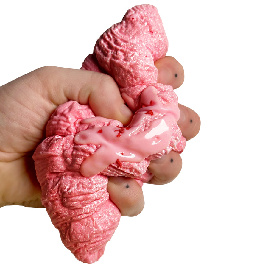 STRAWBERRY CROISSANT SQUISHY