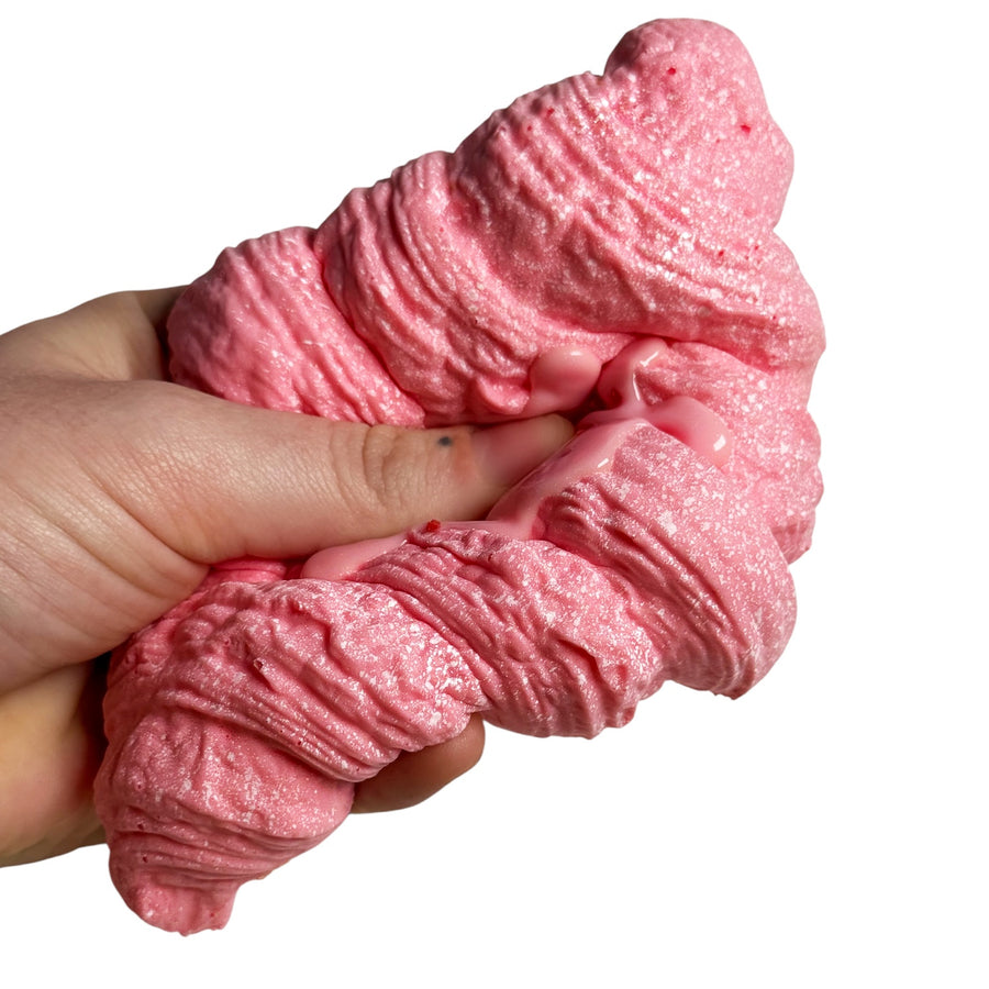 STRAWBERRY CROISSANT SQUISHY